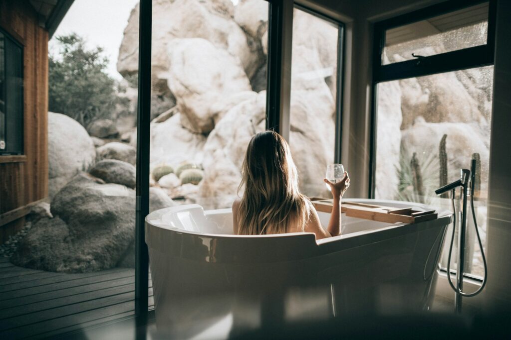 luxury apartment bathroom